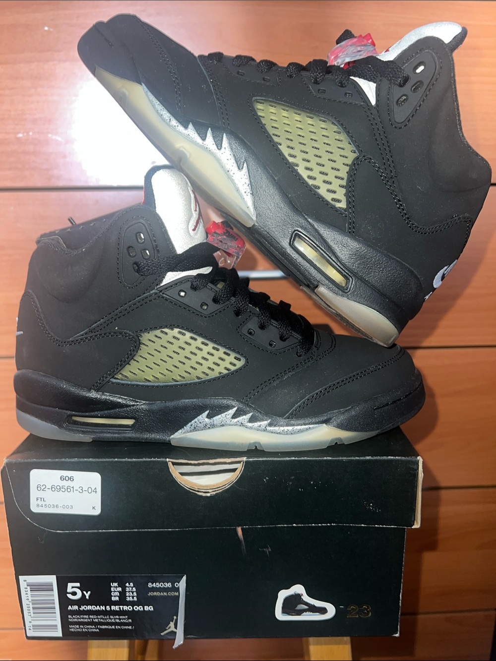 Jordan Retro 5 Black Metallic Sz 5Y 2016